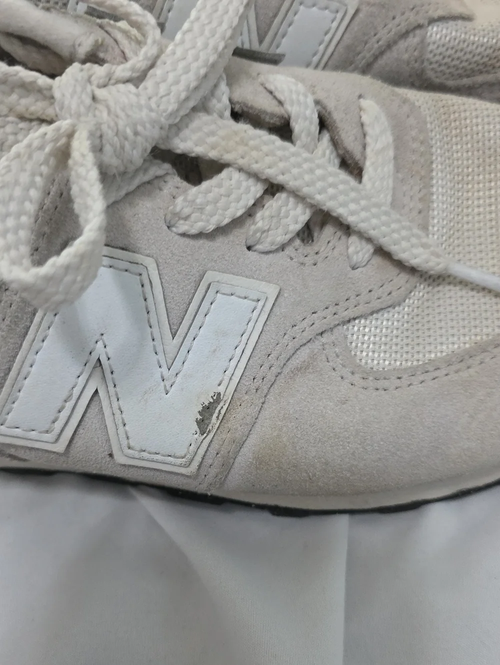 💥5 For $20 New Balance White & Light Gray Sneakers